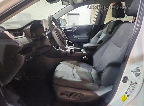 4T3RWRFV3RU122583 2024 TOYOTA RAV4 Белый Вид салона спереди