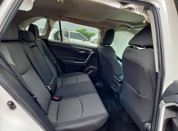 4T3RWRFV4MU023084 2021 TOYOTA RAV4 White Widok wnętrza z tyłu