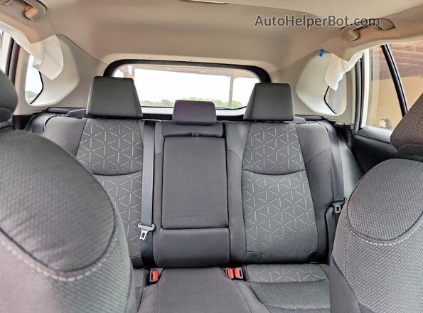 4T3RWRFV4MU023084 2021 TOYOTA RAV4 White Widok tylnych siedzeń