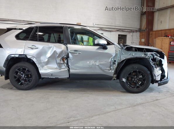 4T3RWRFV5RU112668 2024 TOYOTA RAV4 HYBRID Silver Widok z przodu