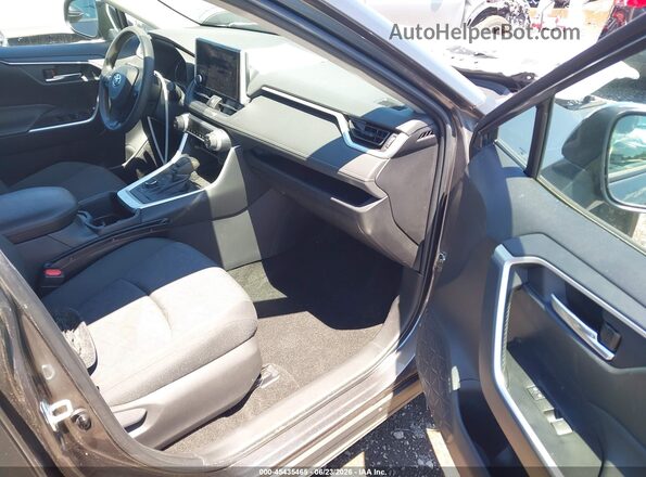 4T3RWRFV5RU142978 2024 TOYOTA RAV4 Gray Front interior view