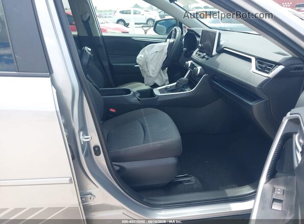 4T3RWRFV7PU093599 2023 TOYOTA RAV4 HYBRID Silver Вид салону спереду