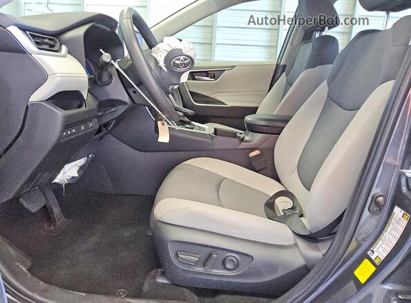 4T3RWRFV8RU121980 2024 TOYOTA RAV4 Gray Front interior view