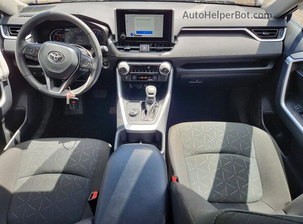 4T3RWRFV8SU178069 2025 TOYOTA RAV4 Silver Առջևի վահանակի տեսք