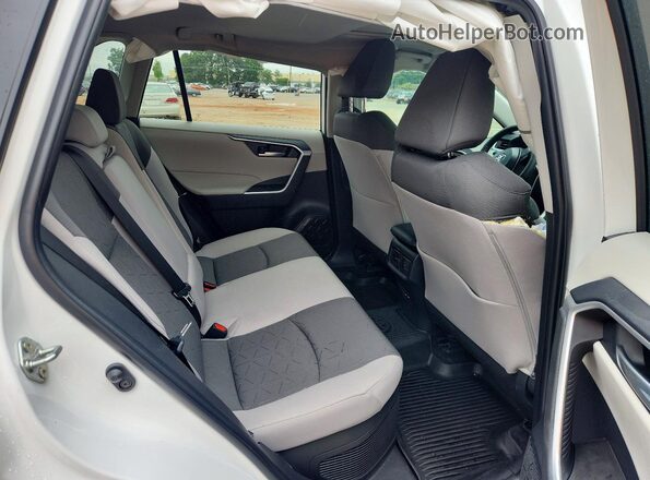 4T3RWRFV9SU210964 2025 TOYOTA RAV4 White Rear interior view