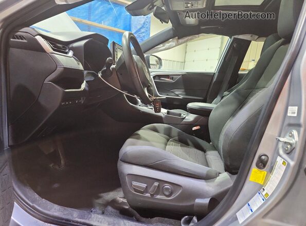 4T3T6RFV3NU069738 2022 TOYOTA RAV4 Gray Widok wnętrza z przodu