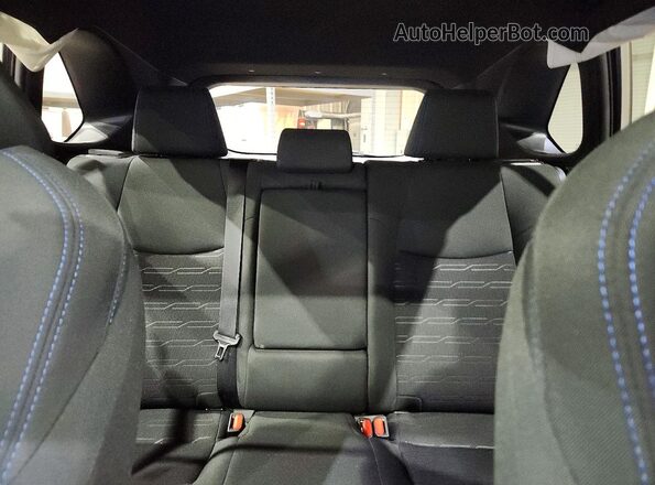 4T3T6RFV3NU069738 2022 TOYOTA RAV4 Gray Widok tylnych siedzeń