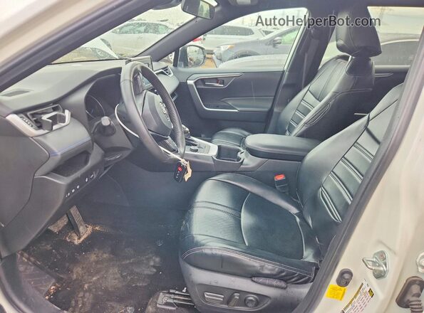 4T3T6RFV6NU076196 2022 TOYOTA RAV4 White Вид салону спереду