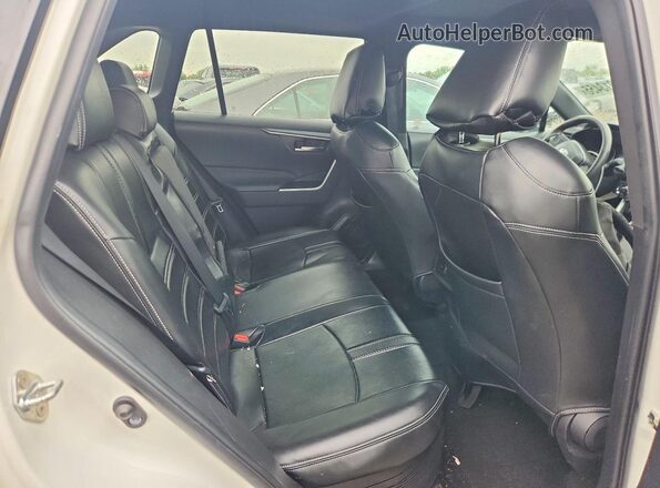 4T3T6RFV6NU076196 2022 TOYOTA RAV4 White Вид задніх сидінь