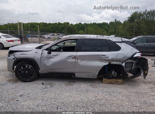 4T3T6RFV7SU186542 2025 TOYOTA RAV4 HYBRID Silver Widok wnętrza z tyłu