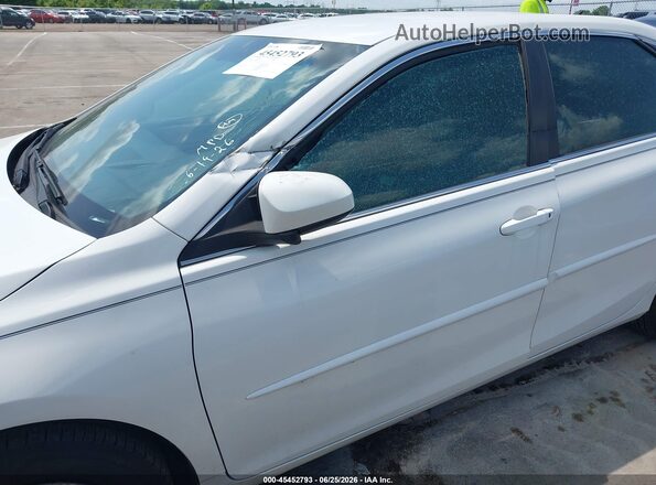 4T4BF1FK0GR549627 2016 TOYOTA CAMRY Белый Вид спереди