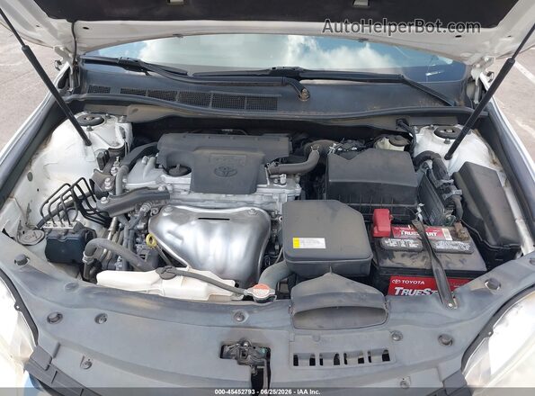 4T4BF1FK0GR549627 2016 TOYOTA CAMRY Белый Вид сзади