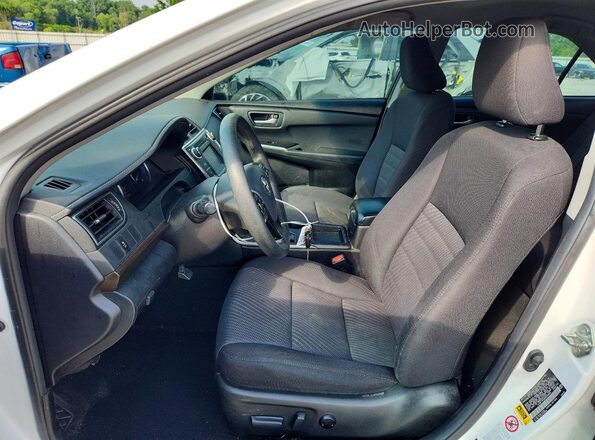 4T4BF1FK0GR559090 2016 TOYOTA CAMRY Белый Вид салона спереди