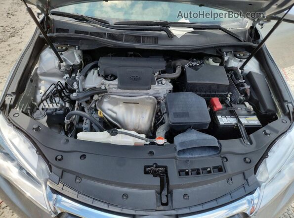 4T4BF1FK3GR584596 2016 TOYOTA CAMRY Silver Вид задньої частини салону