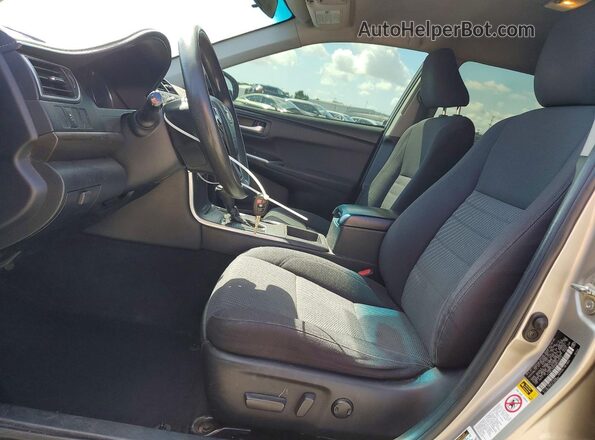 4T4BF1FK5GR517613 2016 TOYOTA CAMRY Бежевый Вид салона спереди