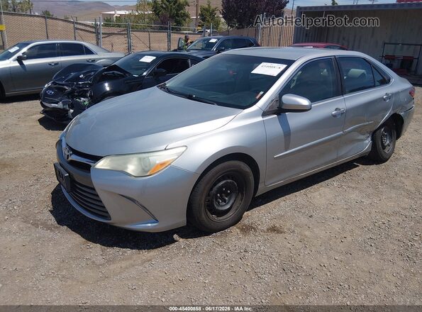 4T4BF1FK5GR545511 2016 TOYOTA CAMRY Gray Vista tres cuartos delantera izquierda