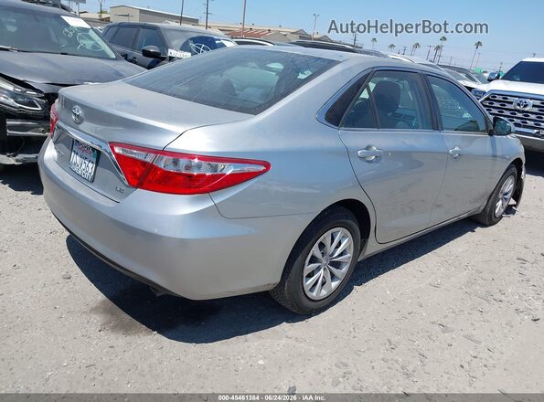 4T4BF1FK7GR570118 2016 TOYOTA CAMRY Silver Հետևի աջ