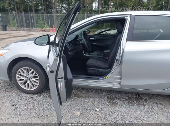 4T4BF1FK7GR576839 2016 TOYOTA CAMRY Silver წინა სალონის ხედი