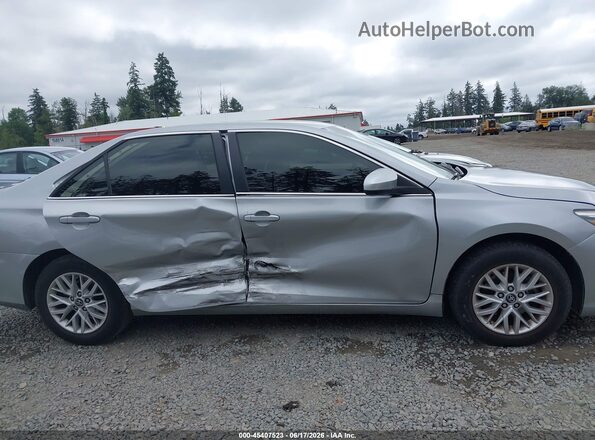 4T4BF1FK7GR576839 2016 TOYOTA CAMRY Silver უკანა სალონის ხედი