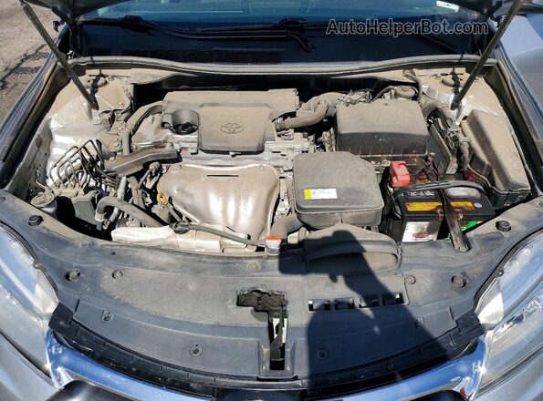 4T4BF1FK9GR526749 2016 TOYOTA CAMRY Серебряный Вид задней части салона