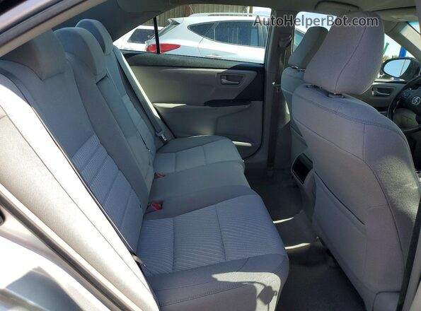4T4BF1FK9GR526749 2016 TOYOTA CAMRY Серебряный Вид задних сидений