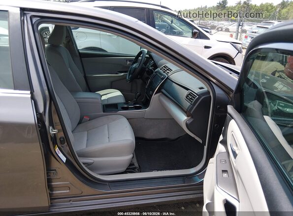 4T4BF1FKXGR523228 2016 TOYOTA CAMRY Серый Вид салона спереди