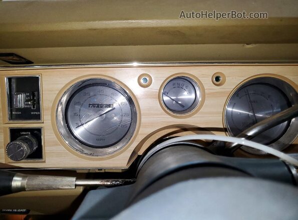 4U37K8H458366 1978 BUICK LESABRE Белый Вид щитка приборов
