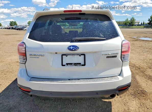 JF2SJEWC4JH437668 2018 SUBARU FORESTER White Front interior view