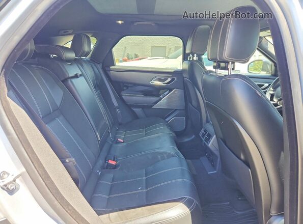 SALYL2RX8JA775415 2018 LAND ROVER RANGE ROVER Silver Вид задньої частини салону