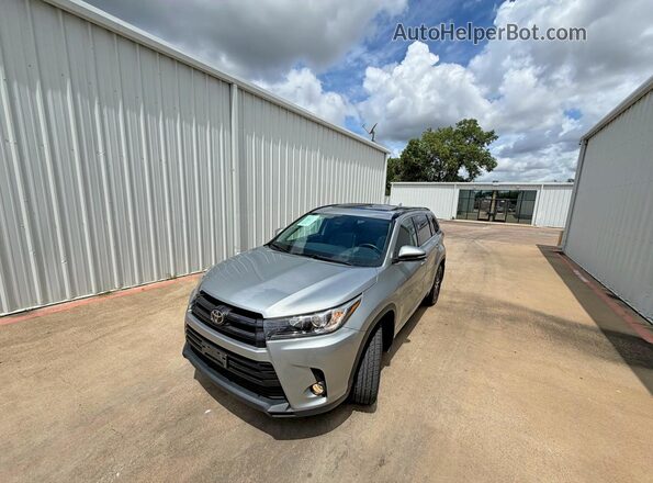 5TDJZRFH0HS508358 2017 TOYOTA HIGHLANDER Silver 