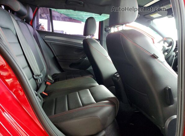 3VW6T7AU5MM002435 2021 VOLKSWAGEN GTI Red უკანა სალონის ხედი