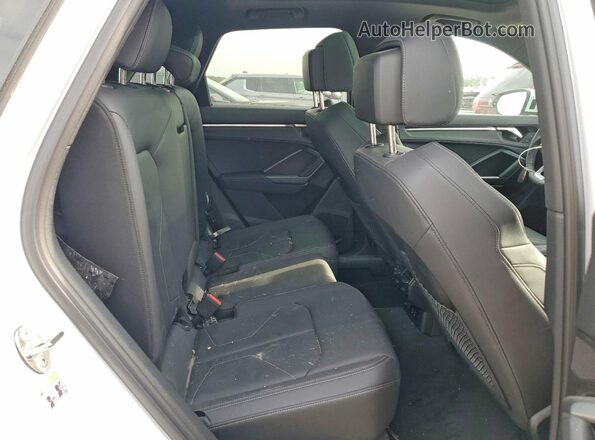 WA1DECF34S1034794 2025 AUDI Q3 White Widok tylnych siedzeń