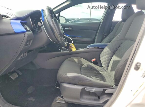 NMTKHMBX4MR124826 2021 TOYOTA C-HR White 