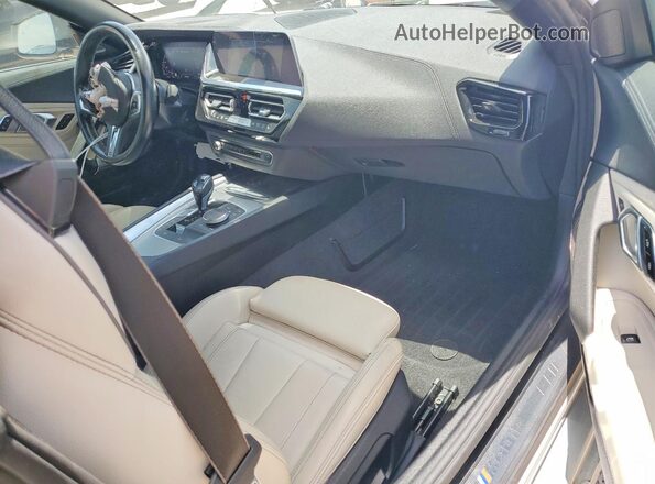 WBAHF9C06MWX22560 2021 BMW Z4 Silver Սալոնի հետևի տեսք