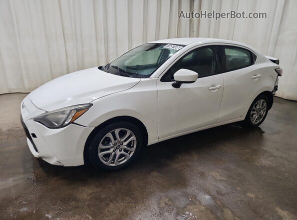 3MYDLBYVXJY311299 2018 TOYOTA YARIS White 
