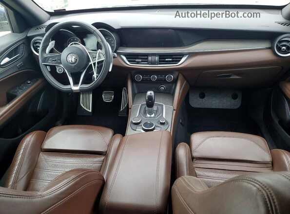 ZASFAKNN4J7B78596 2018 ALFA ROMEO STELVIO Blue Vista del cuadro de instrumentos