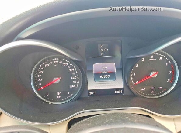 55SWF4JB6HU195372 2017 MERCEDES-BENZ C-CLASS White Widok tylnych siedzeń