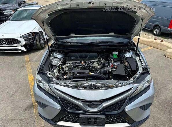 4T1B61HK2KU279395 2019 TOYOTA CAMRY Silver 