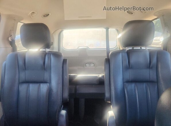 2C4RC1BG5GR229725 2016 CHRYSLER TOWN Silver Սալոնի հետևի տեսք