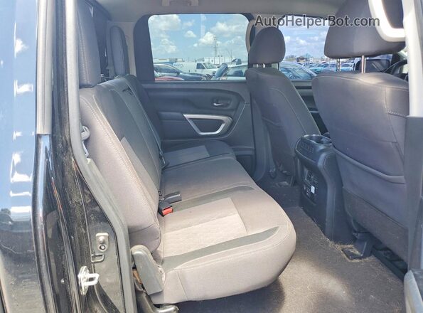 1N6AA1EFXMN526517 2021 NISSAN TITAN Black Widok wnętrza z tyłu