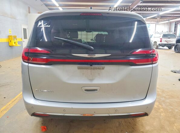 2C4RC1BG5TR239892 2026 CHRYSLER PACIFICA Silver Front interior view