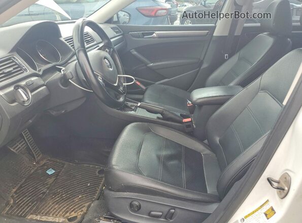 1VWDT7A30HC017866 2017 VOLKSWAGEN PASSAT White Առջևի վահանակի տեսք