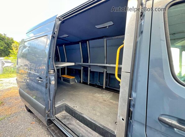 WD4PF1CD9KP138928 2019 MERCEDES-BENZ SPRINTER Blue წინა სალონის ხედი