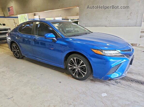 4T1B11HKXJU022398 2018 TOYOTA CAMRY Blue Вид спереду