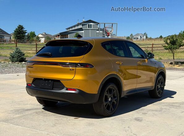 ZACNDFANXR3A37143 2024 DODGE OTHER Gold Вид спереду