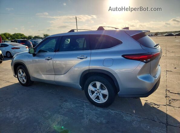 5TDCZRAH1NS550632 2022 TOYOTA HIGHLANDER Silver Задня права чверть