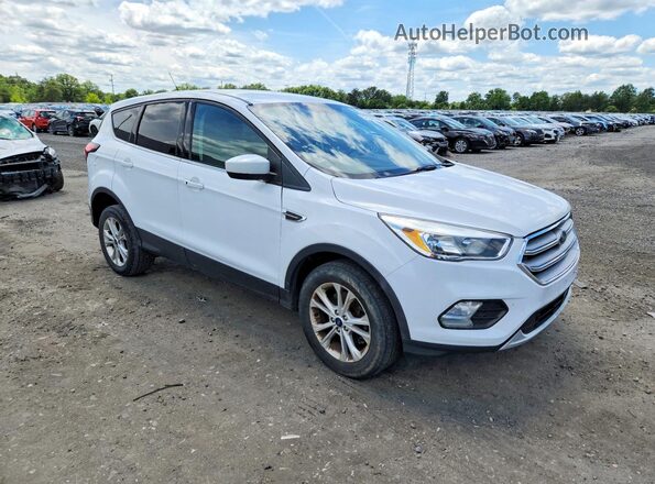 1FMCU9GD0KUB64368 2019 FORD ESCAPE Белый Вид спереди