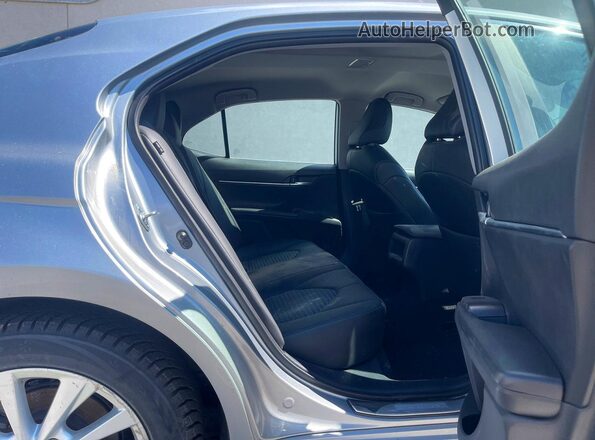 4T1G11AK0RU191485 2024 TOYOTA CAMRY Silver წინა სალონის ხედი