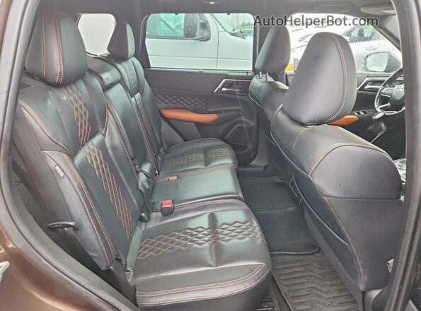 JA4J4VA88NZ091879 2022 MITSUBISHI OUTLANDER Brown Widok wnętrza z tyłu