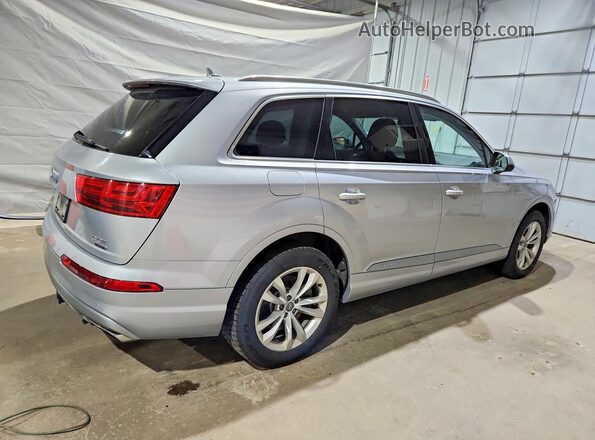 WA1LAAF79HD042993 2017 AUDI Q7 Silver Передня права чверть